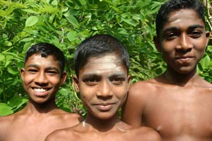 Sivathondan Asramam's Gurukulam students